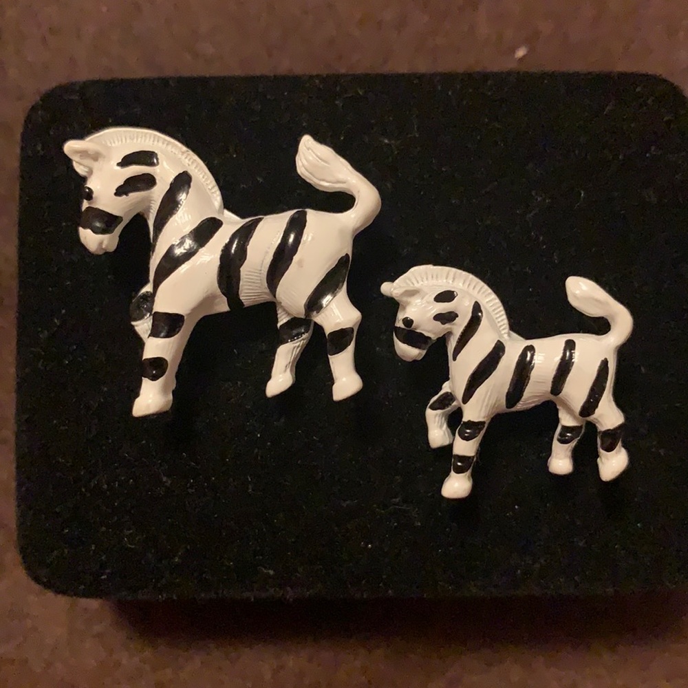 Vintage 1990s Zebra Lapel pins